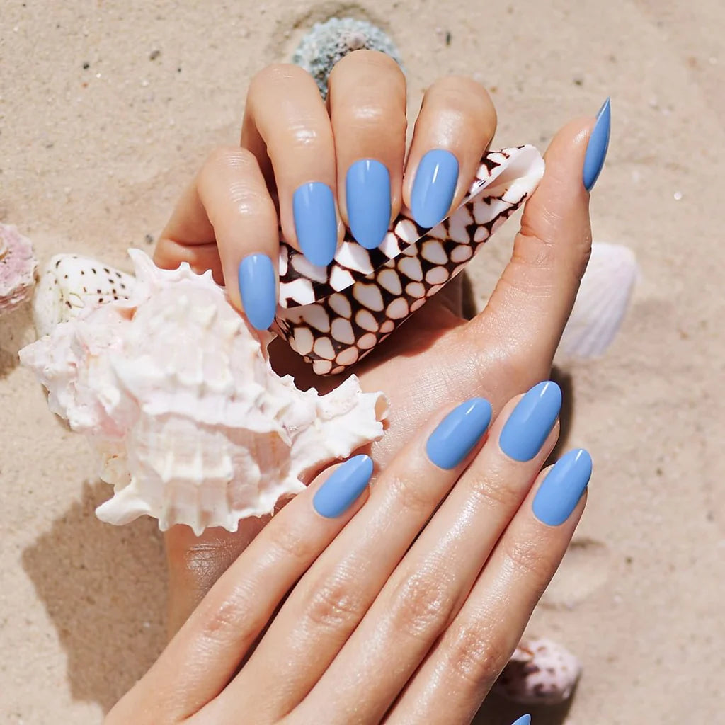 CND VINYLUX DOWN PAR LE BAE #357