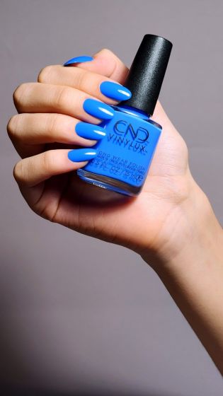 CND VINYLUX Collection Beauté Bizarre Été 2023