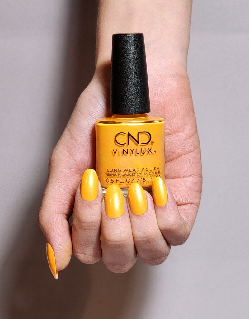 CND VINYLUX Collection Beauté Bizarre Été 2023