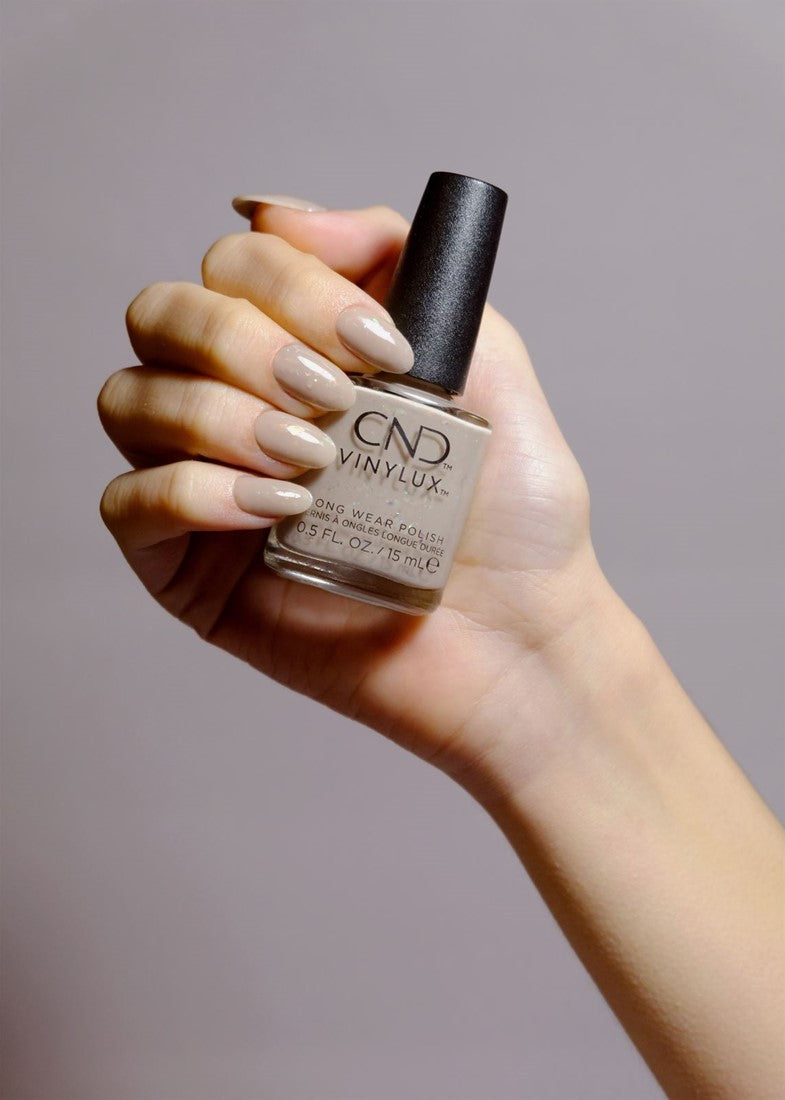 CND VINYLUX Collection Beauté Bizarre Été 2023